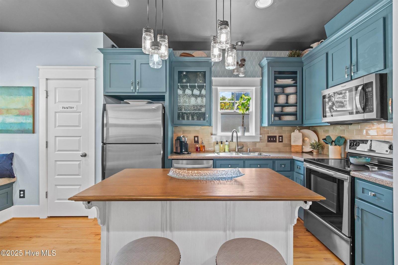 120 St James Street, Wilmington, NC 28401