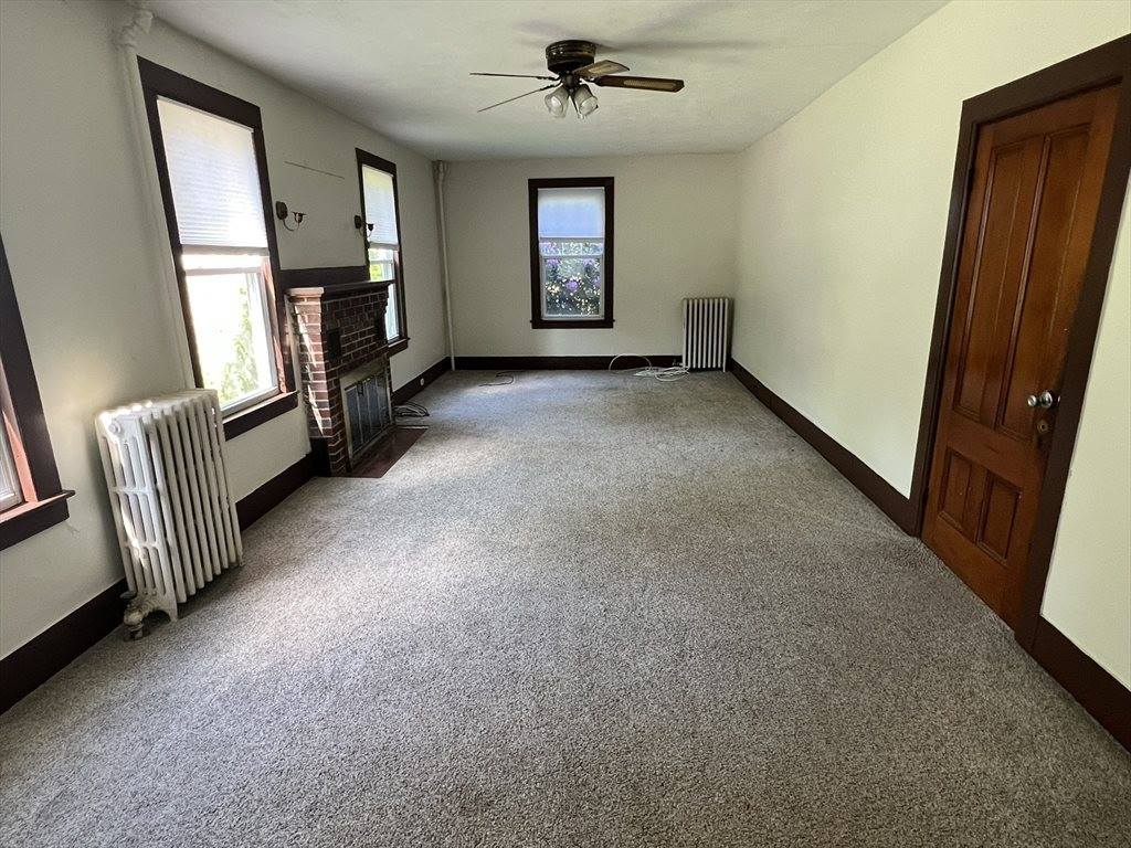 986 South East St, #A, Amherst, MA 01002