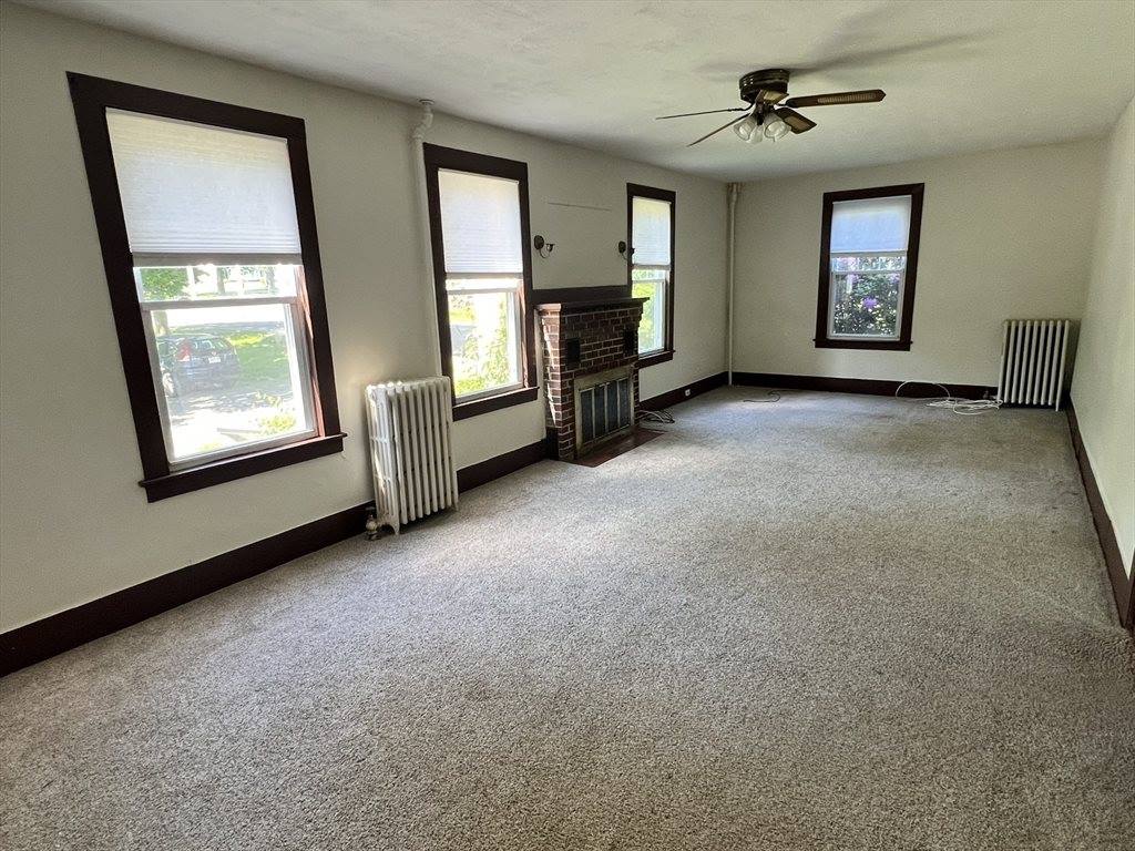 986 South East St, #A, Amherst, MA 01002