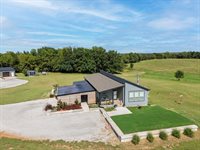 10562 212th Rd, Winfield, KS 67156