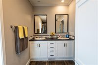 10562 212th Rd, Winfield, KS 67156