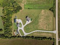10562 212th Rd, Winfield, KS 67156