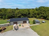 10562 212th Rd, Winfield, KS 67156
