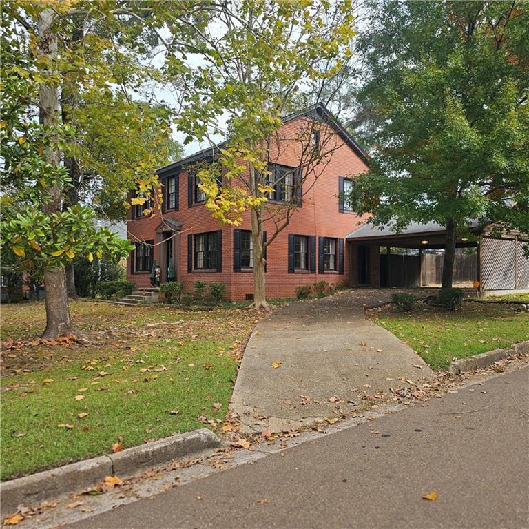 900 North James Avenue, McComb, MS 39652