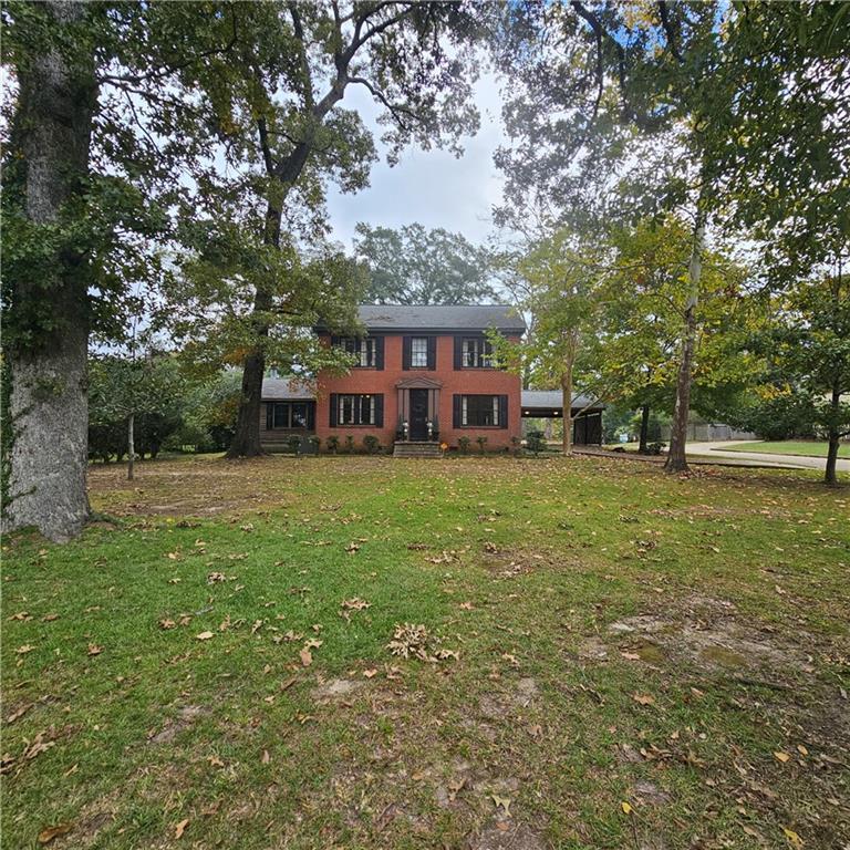 900 North James Avenue, McComb, MS 39652