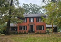 900 North James Avenue, McComb, MS 39652