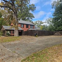 900 North James Avenue, McComb, MS 39652