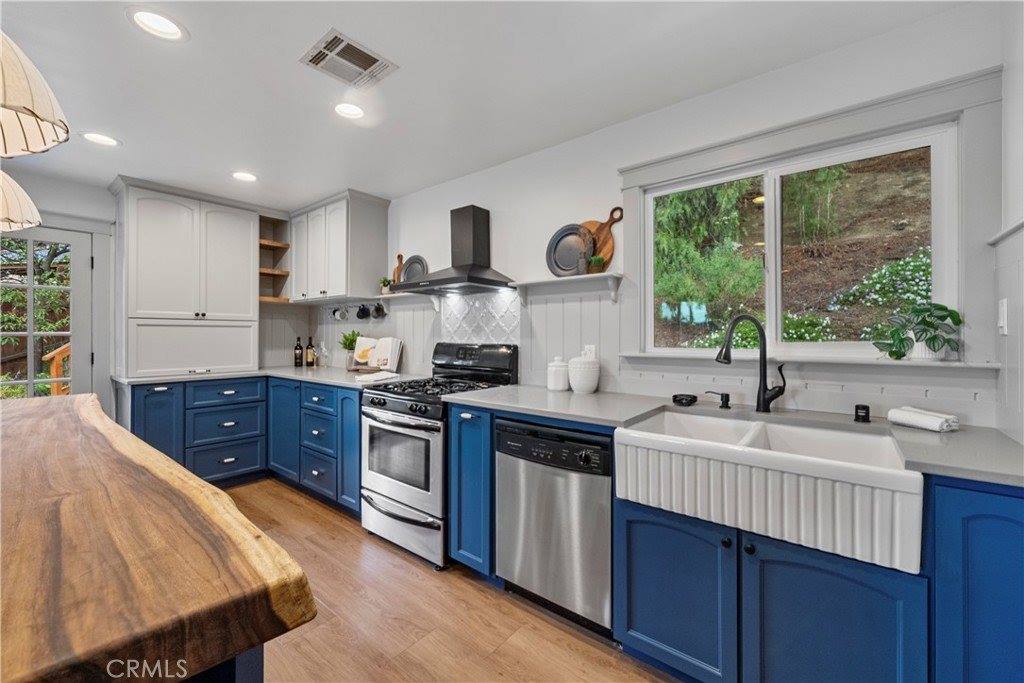 22403 Los Rogues, Saugus, CA 91350