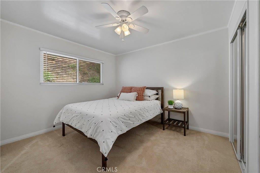 22403 Los Rogues, Saugus, CA 91350