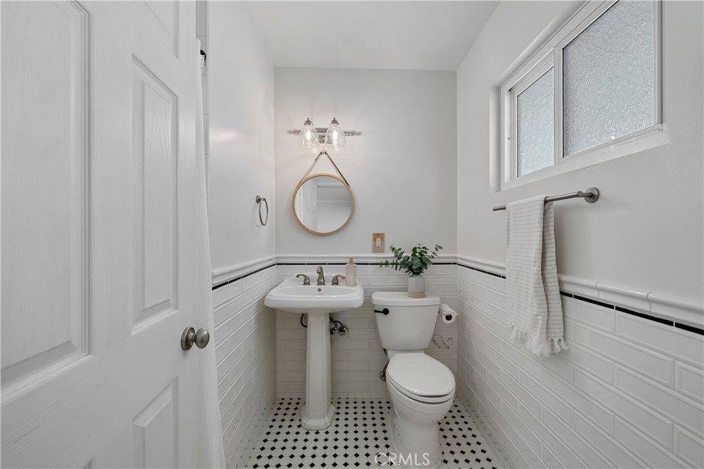 22403 Los Rogues, Saugus, CA 91350