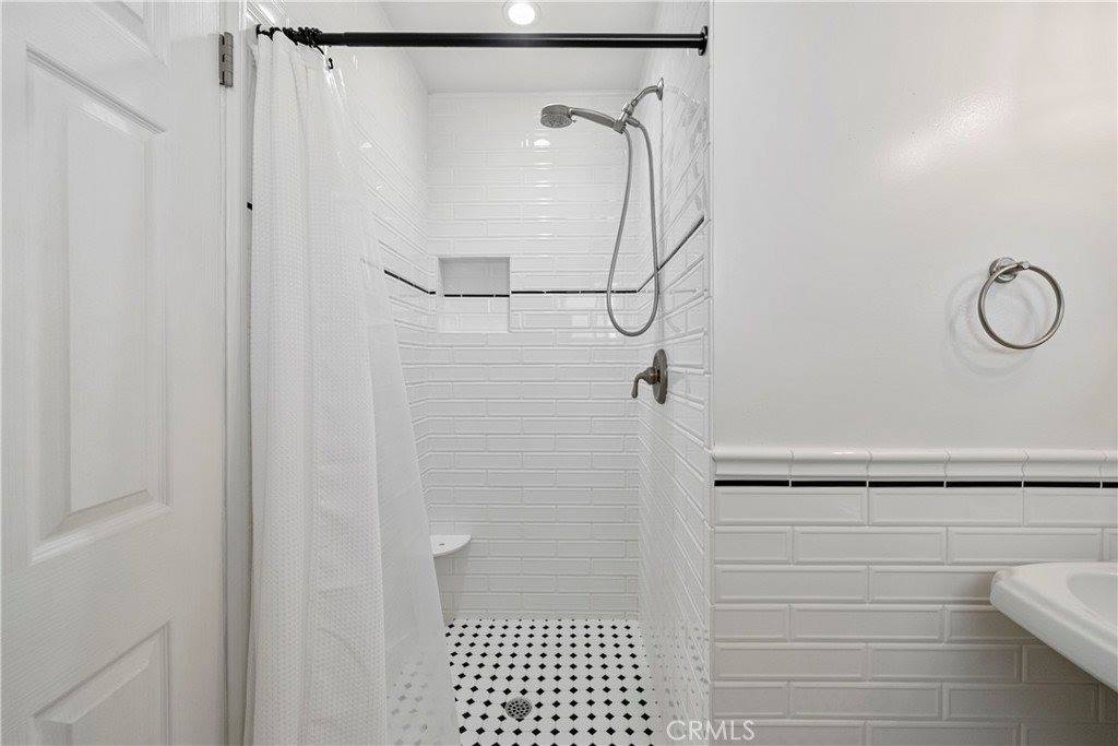 22403 Los Rogues, Saugus, CA 91350