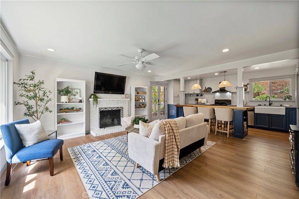 22403 Los Rogues, Saugus, CA 91350