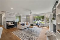 22403 Los Rogues, Saugus, CA 91350