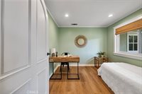 22403 Los Rogues, Saugus, CA 91350