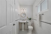 22403 Los Rogues, Saugus, CA 91350