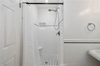 22403 Los Rogues, Saugus, CA 91350