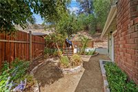 22403 Los Rogues, Saugus, CA 91350