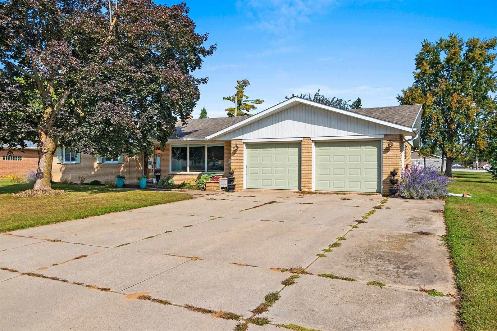 139 Memorial Drive, Pulaski, WI 54162