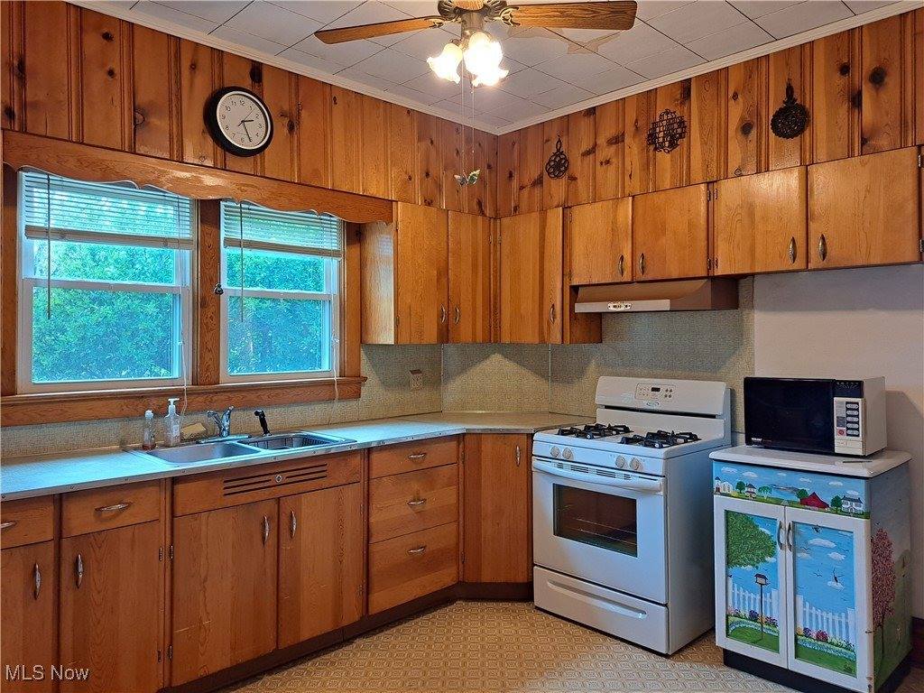 139 East Street, Lore City, OH 43755