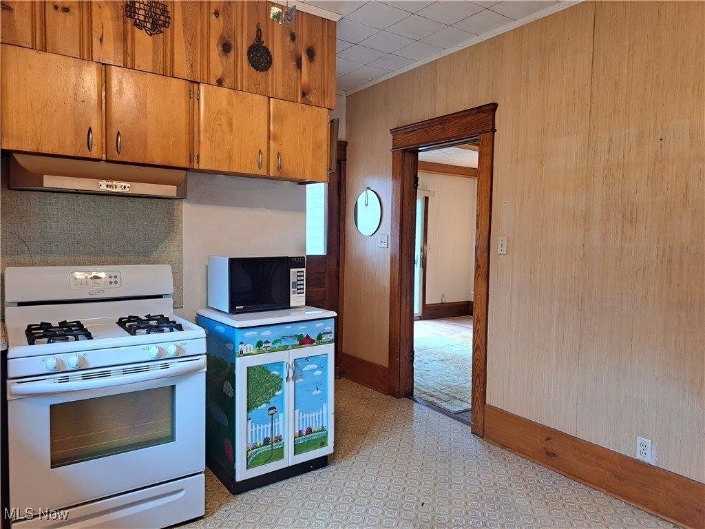 139 East Street, Lore City, OH 43755