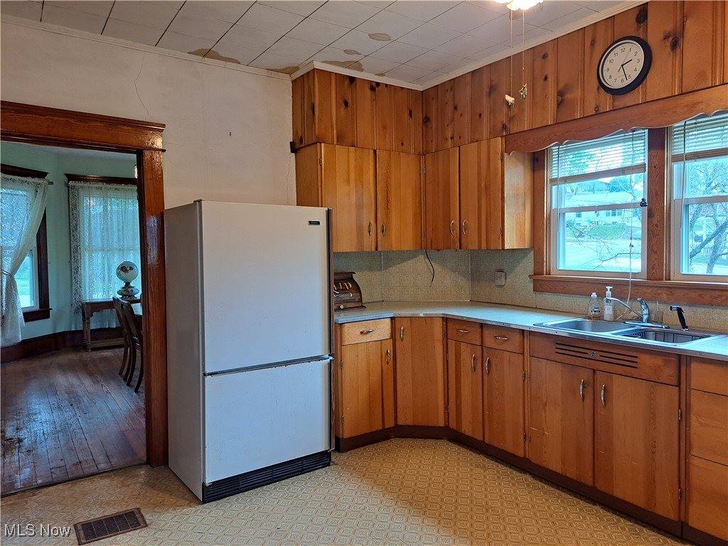 139 East Street, Lore City, OH 43755