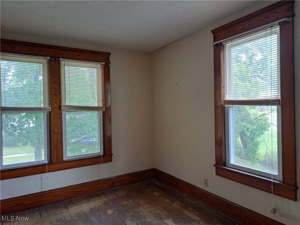 139 East Street, Lore City, OH 43755