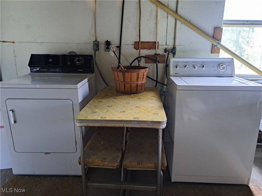 139 East Street, Lore City, OH 43755