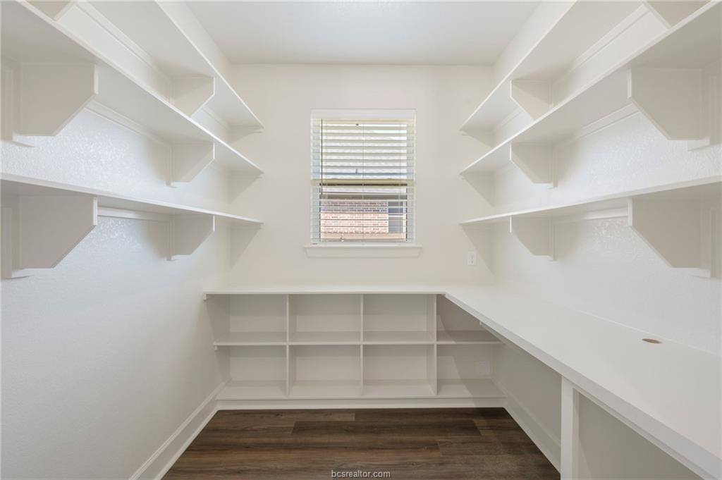 4388 Iron Mountain Dr, Bryan, TX 77802