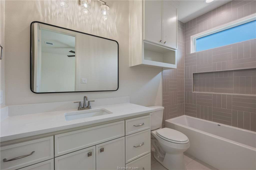 4388 Iron Mountain Dr, Bryan, TX 77802