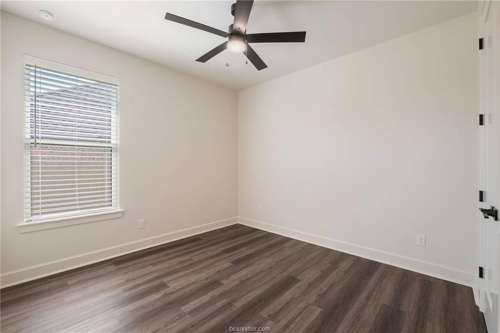 4388 Iron Mountain Dr, Bryan, TX 77802