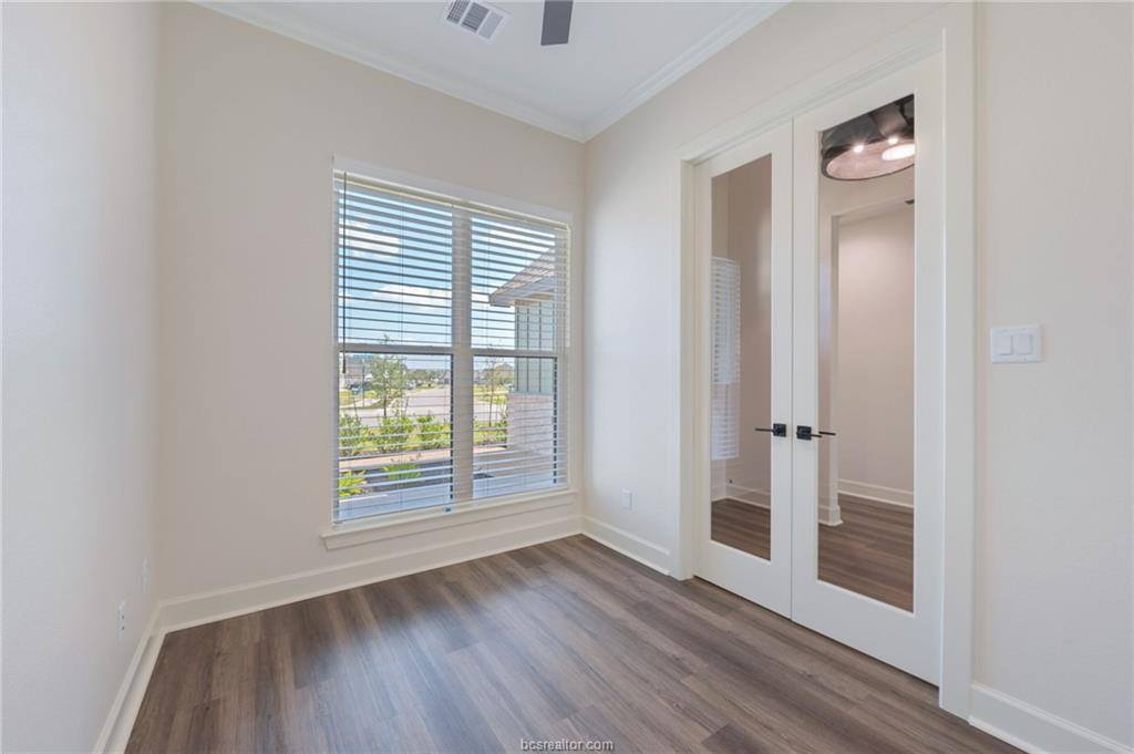 4388 Iron Mountain Dr, Bryan, TX 77802