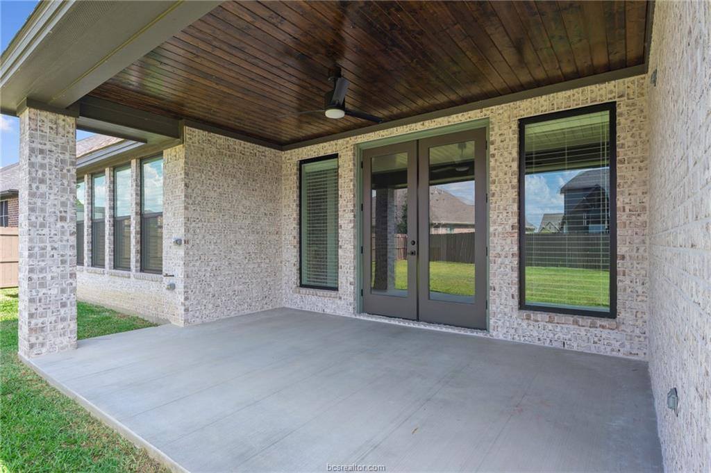 4388 Iron Mountain Dr, Bryan, TX 77802