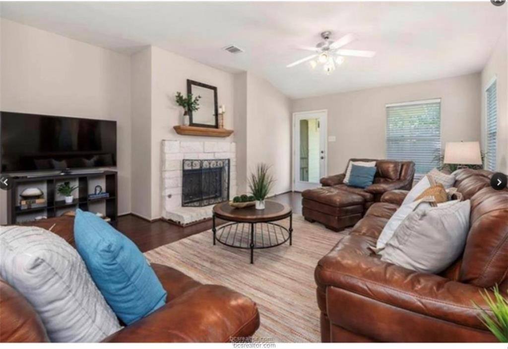 912 Whitewing Lane, College Station, TX 77845