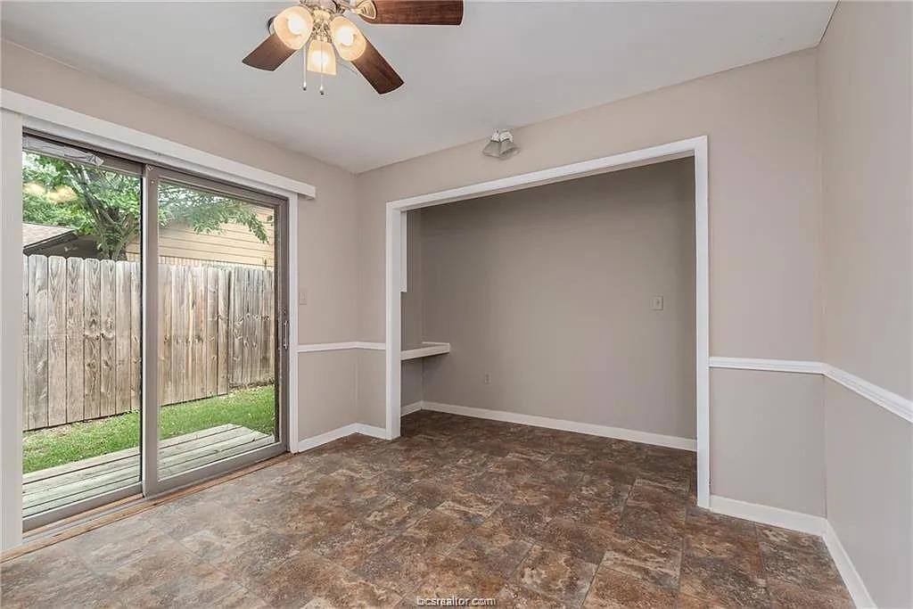 902 Holik Drive, College Station, TX 77840