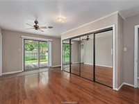 902 Holik Drive, College Station, TX 77840