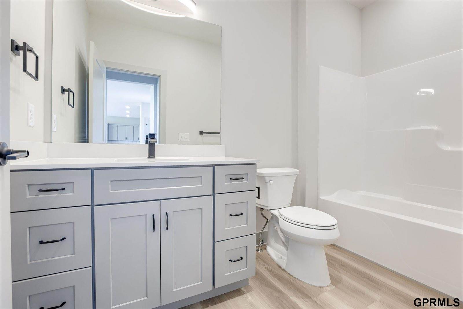 18053 Blackwalnut Street, Omaha, NE 68136