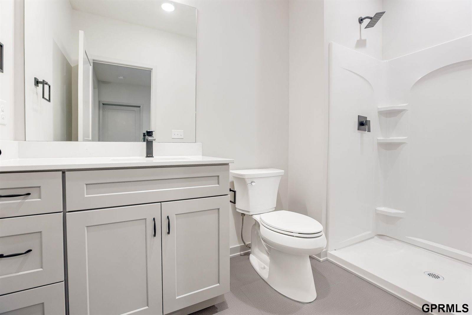 18053 Blackwalnut Street, Omaha, NE 68136