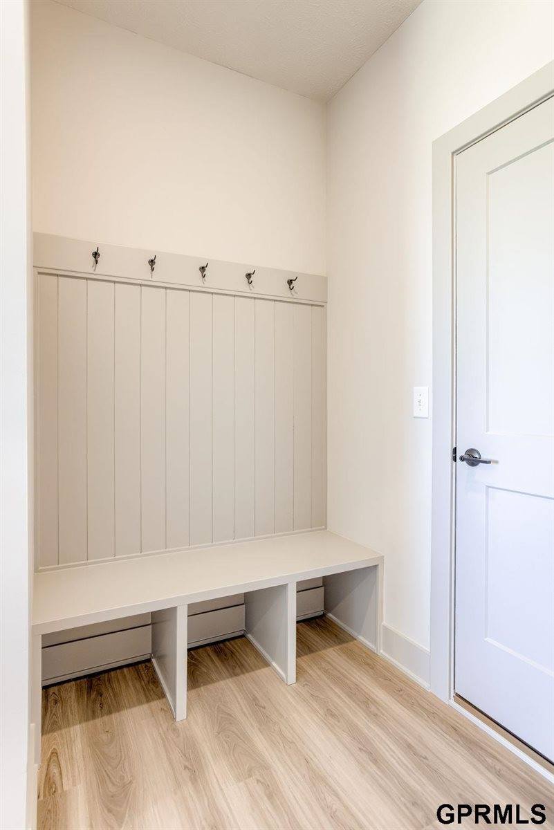 18053 Blackwalnut Street, Omaha, NE 68136