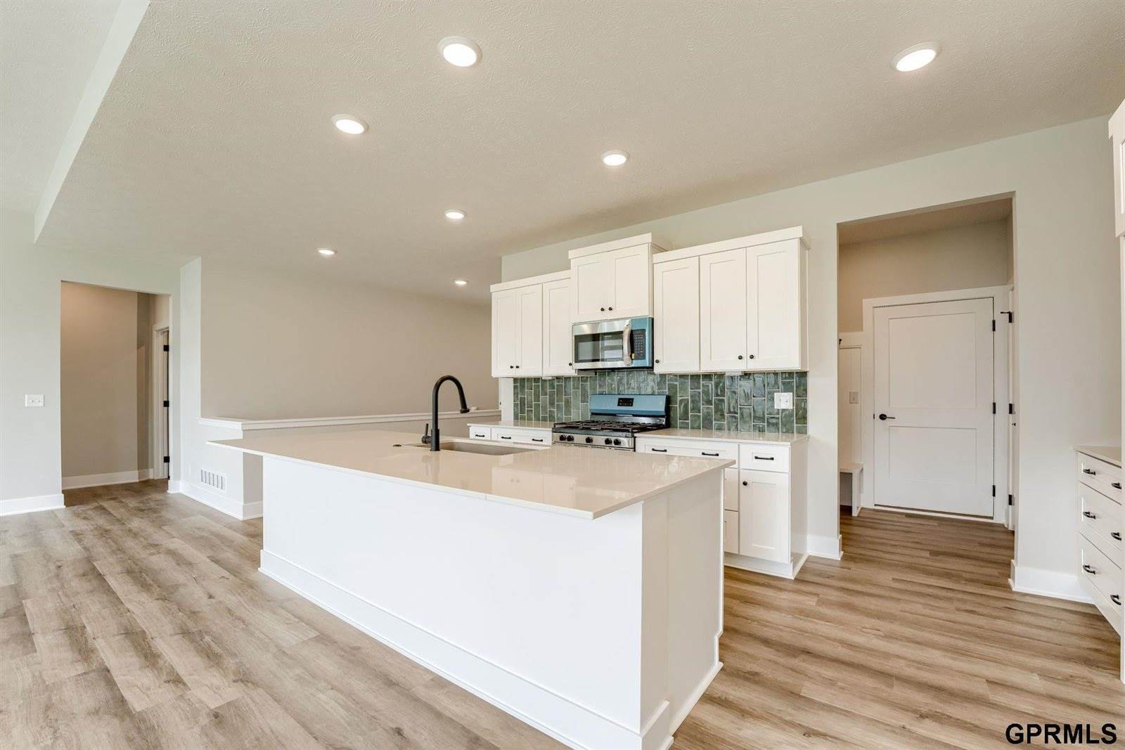 20605 Woodridge Drive, Gretna, NE 68028