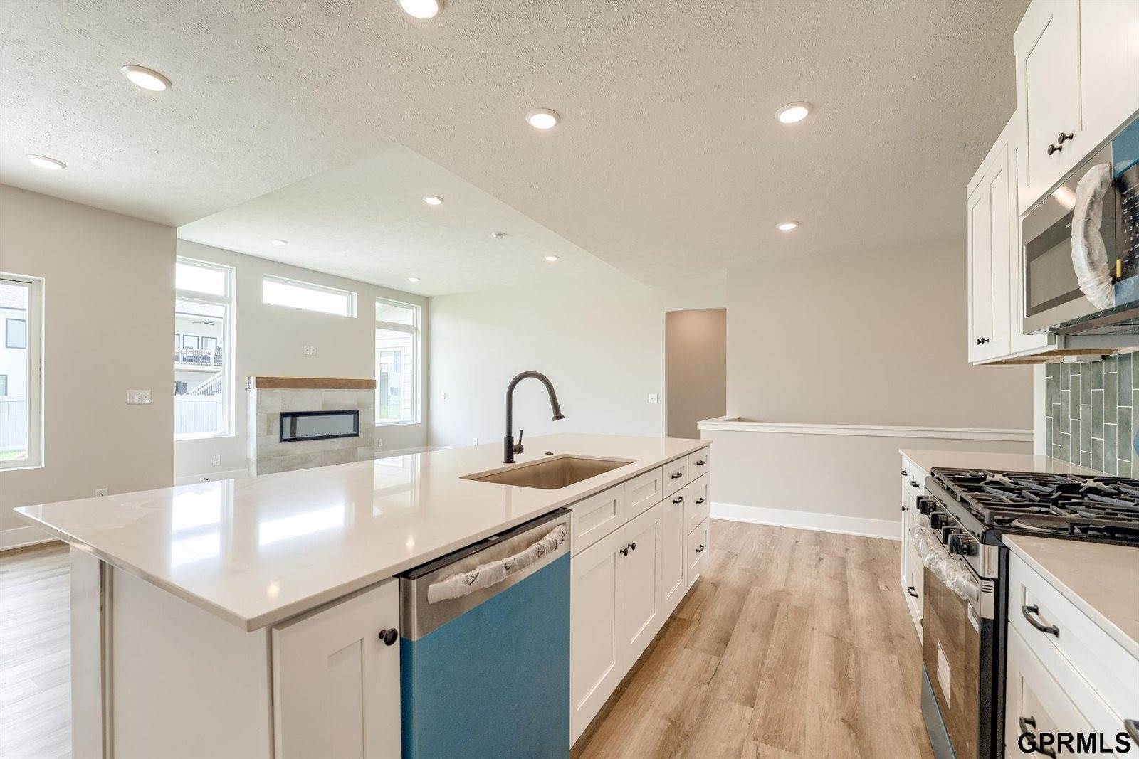 20605 Woodridge Drive, Gretna, NE 68028