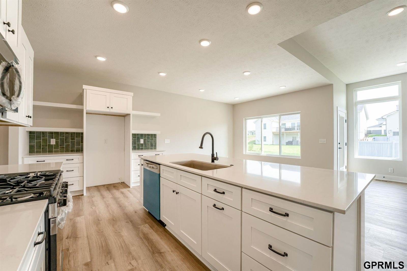 20605 Woodridge Drive, Gretna, NE 68028