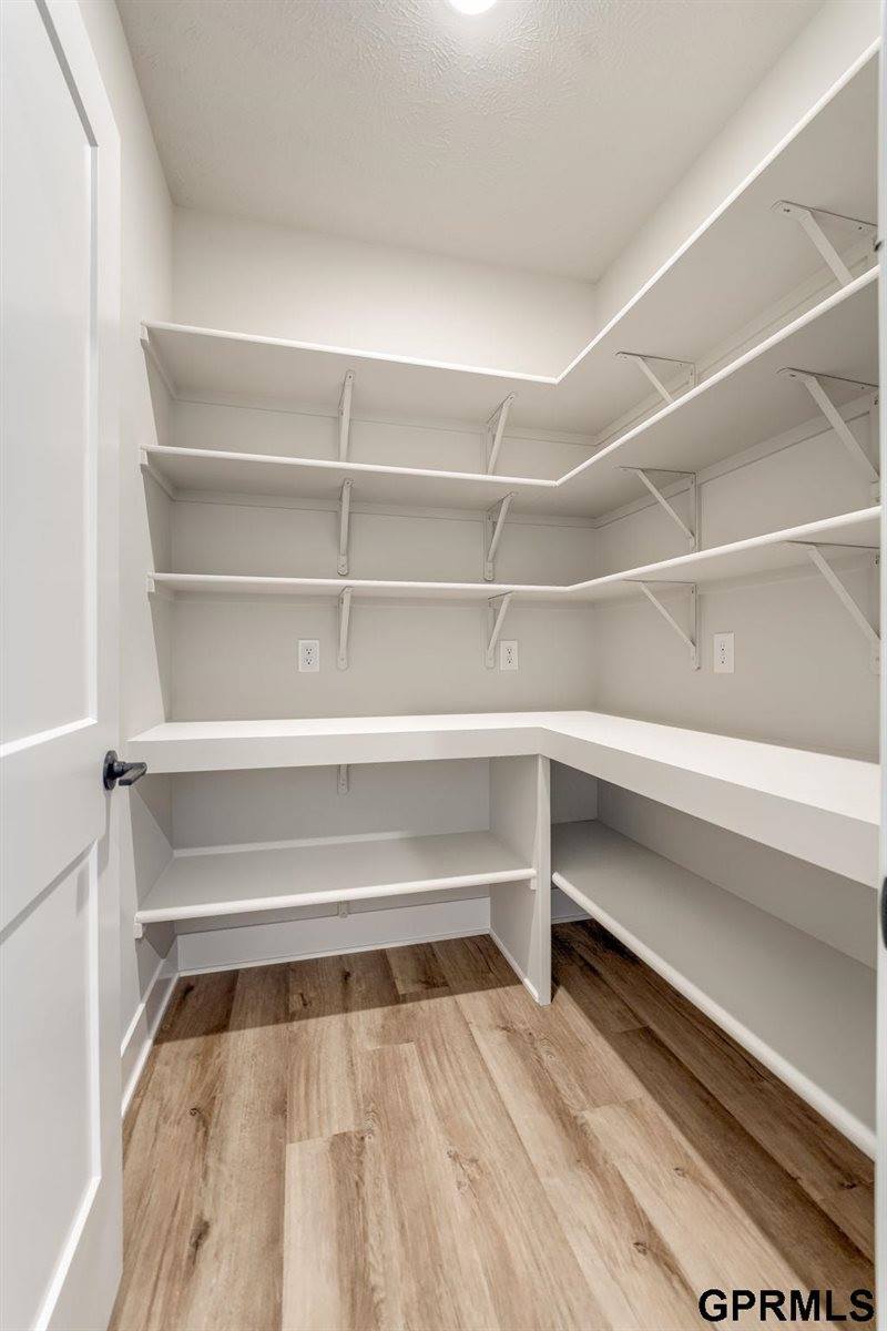 20605 Woodridge Drive, Gretna, NE 68028