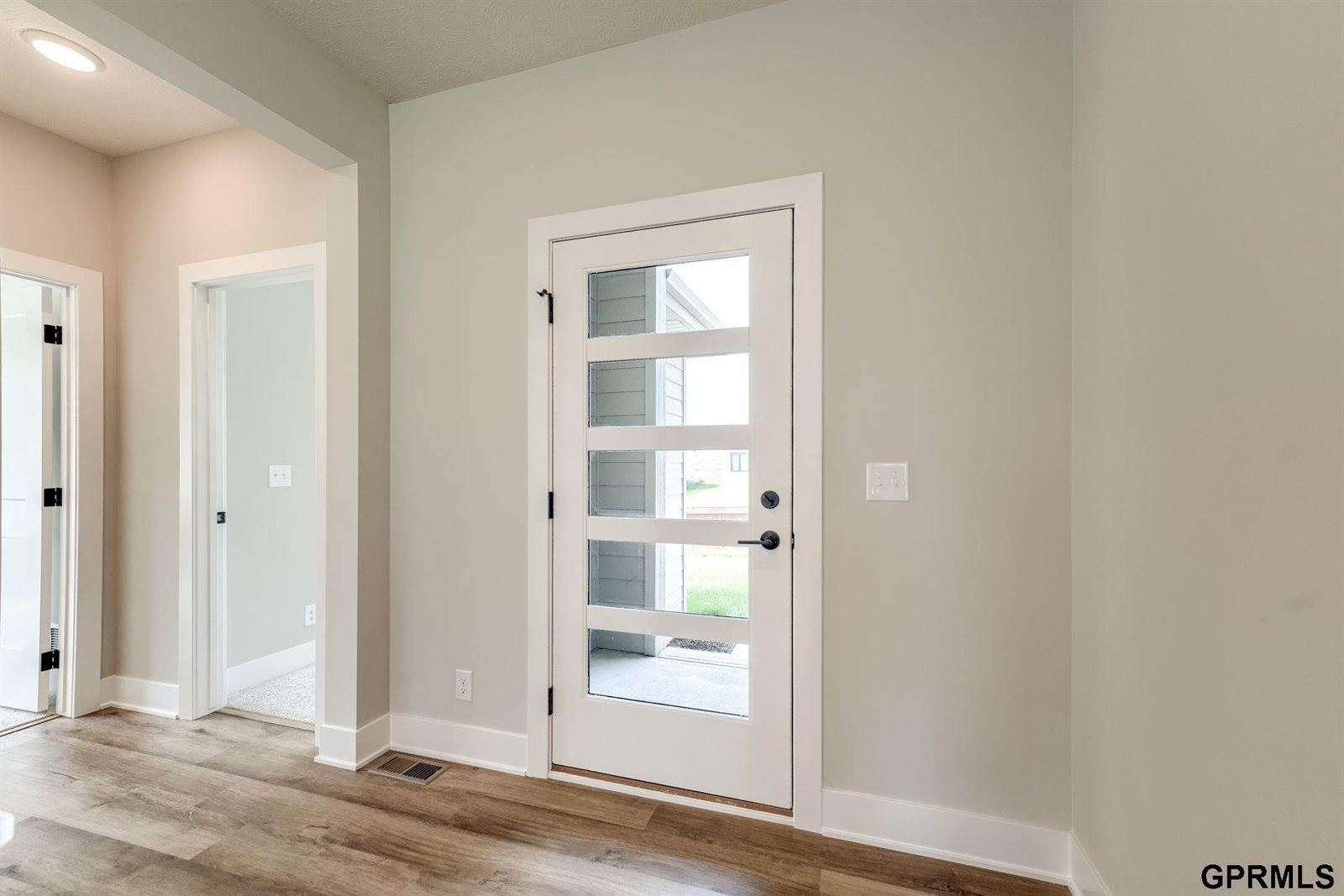 20605 Woodridge Drive, Gretna, NE 68028