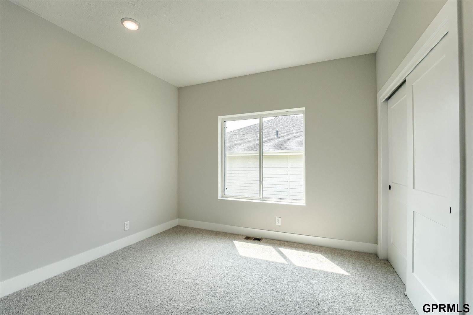 20605 Woodridge Drive, Gretna, NE 68028