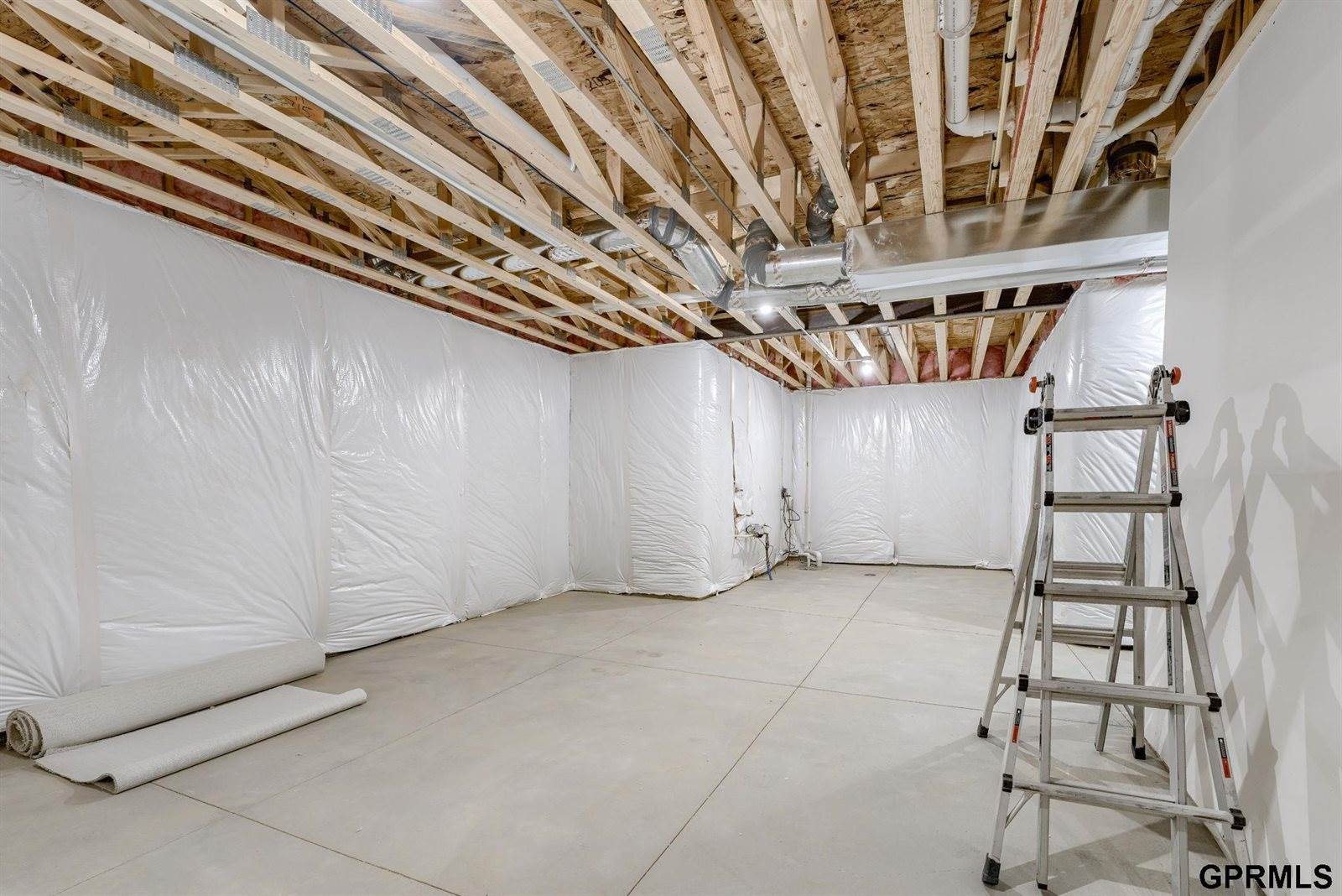 20605 Woodridge Drive, Gretna, NE 68028