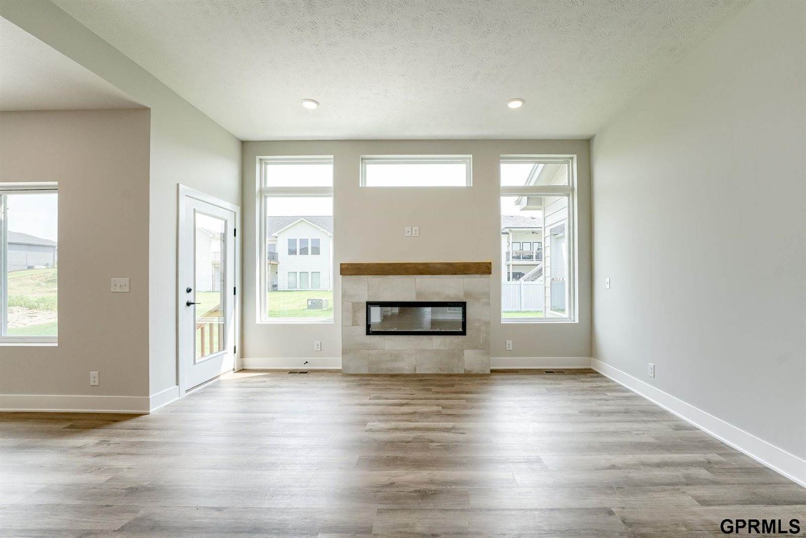 20605 Woodridge Drive, Gretna, NE 68028