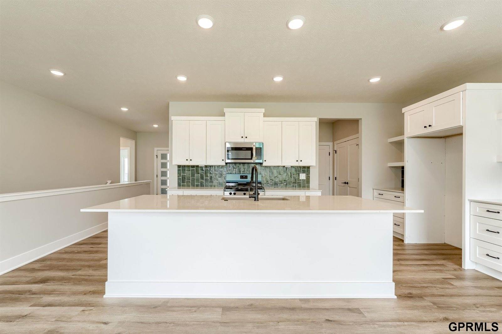 20605 Woodridge Drive, Gretna, NE 68028