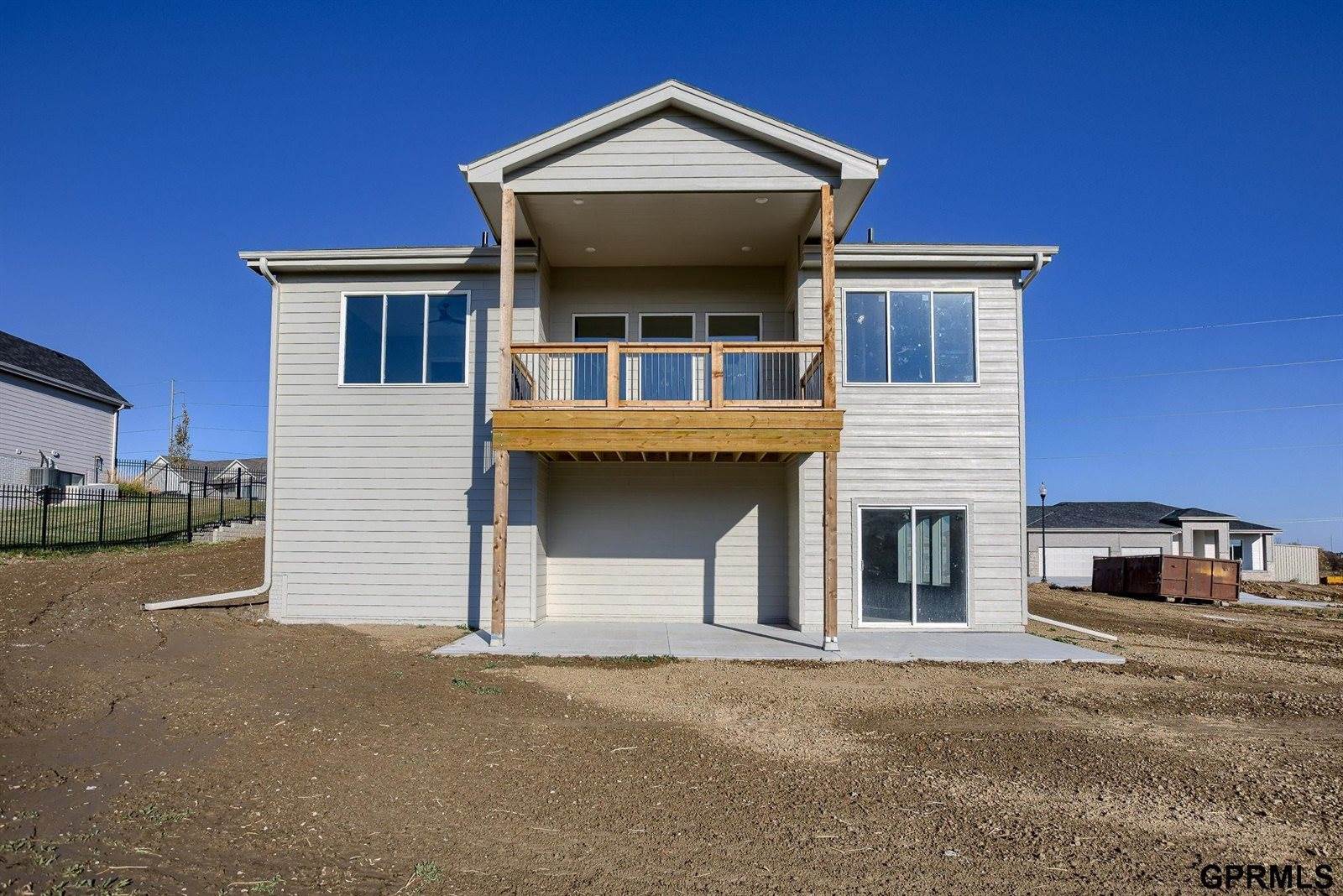 18307 Birch Avenue, Omaha, NE 68136