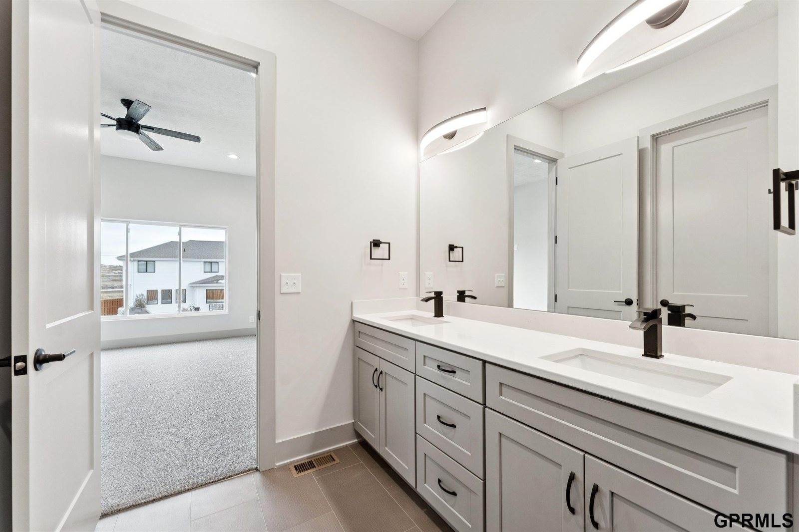 18307 Birch Avenue, Omaha, NE 68136