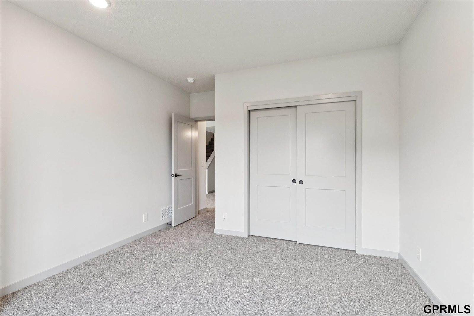 18307 Birch Avenue, Omaha, NE 68136